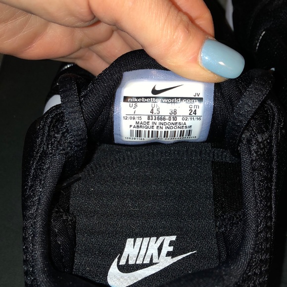❌❌SOLD❌❌Women’s Nike Comfortable Sneakers - Picture 7 of 7